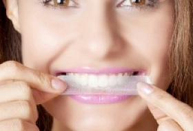 Естественные способы сделать ваши зубы белее