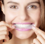 Естественные способы сделать ваши зубы белее